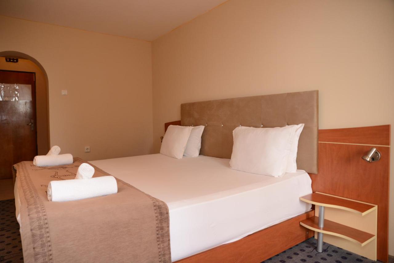 Bona Vita Hotel Golden Sands Eksteriør billede