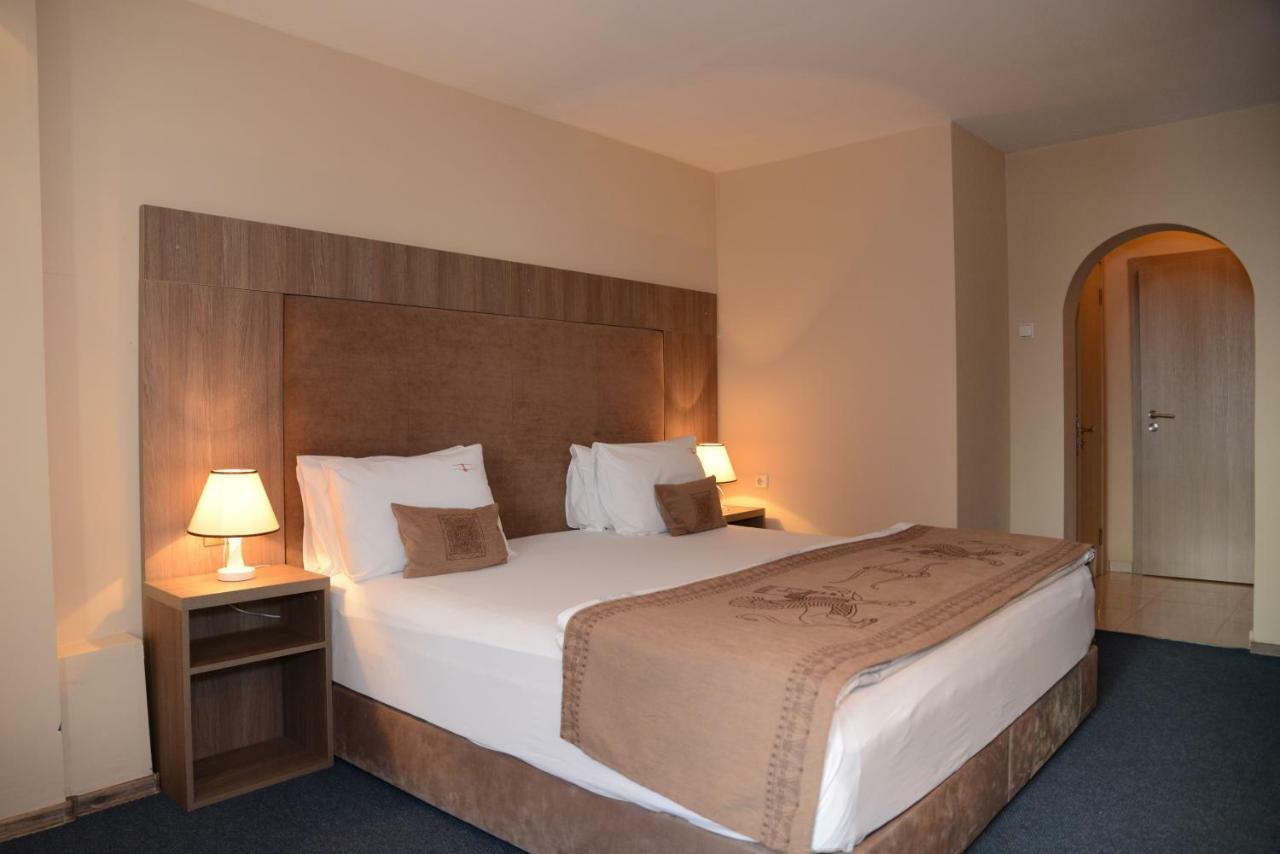 Bona Vita Hotel Golden Sands Eksteriør billede